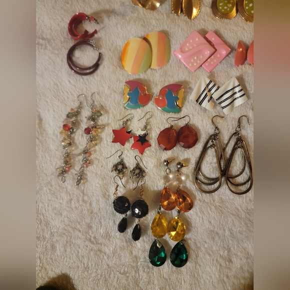 Vintage metal earrings - Picture 7 of 7